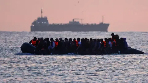 First Migrant Returned to France Under New Exchange Policy
