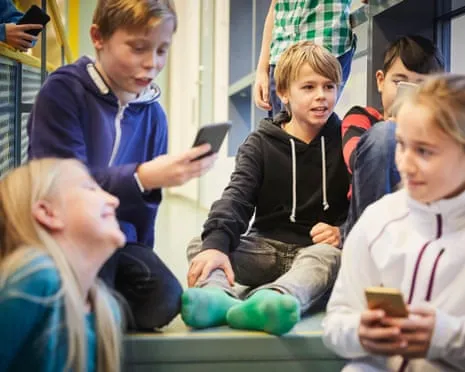 Sweden to Implement Countrywide Smartphone Ban in Educational Institutions