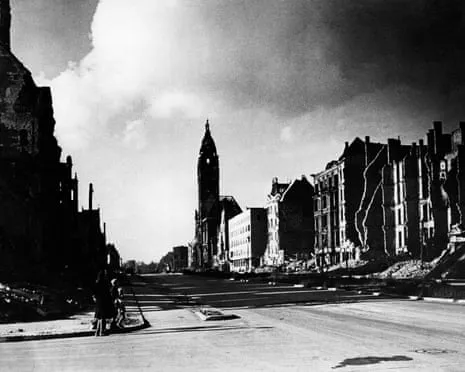 The Traitors Circle: A Propulsive Tale of Defiance Against the Nazis